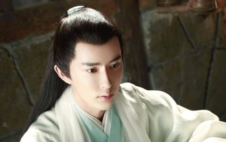 从网上的消息可以知道,这次"白真"据说是会是于朦胧来出演