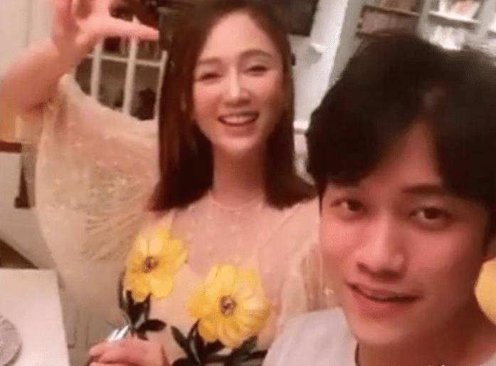 原创陈乔恩艾伦庆祝一周年甜喊女友baby网友不被看好的的确走得很好