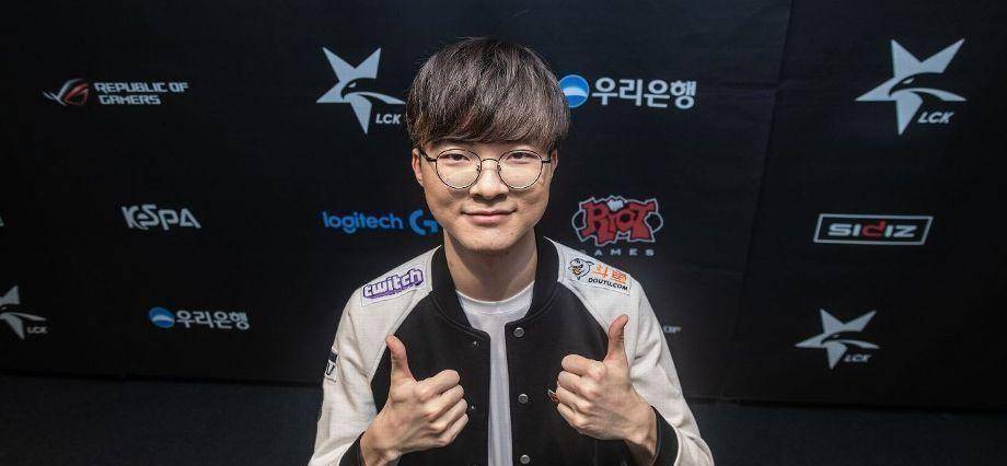 喜欢恩静不得而知,但至少梗观众们玩的非常开心,延伸出的各种表情包