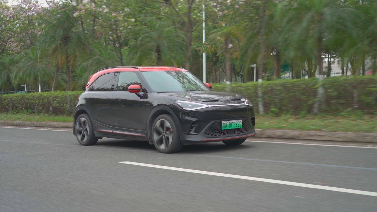 在教授看来,纯电动汽车消费者绝对不会因为纯电动汽车能够模拟出虚假