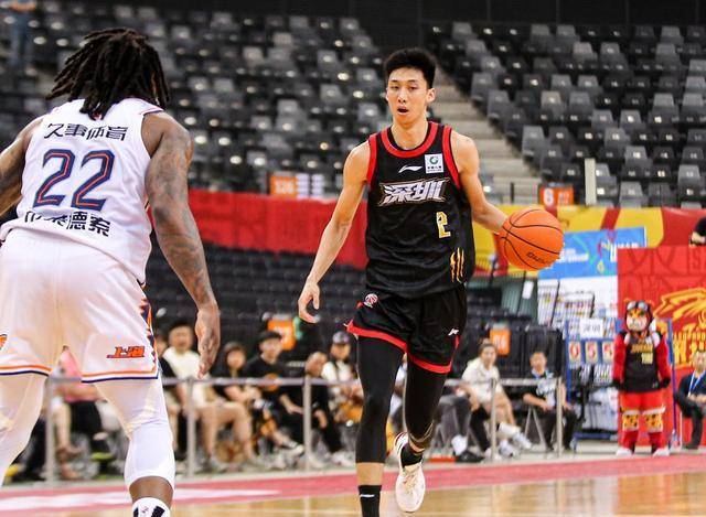 原创深圳队轻松战胜残阵上海萨林杰与贺希宁出色发挥