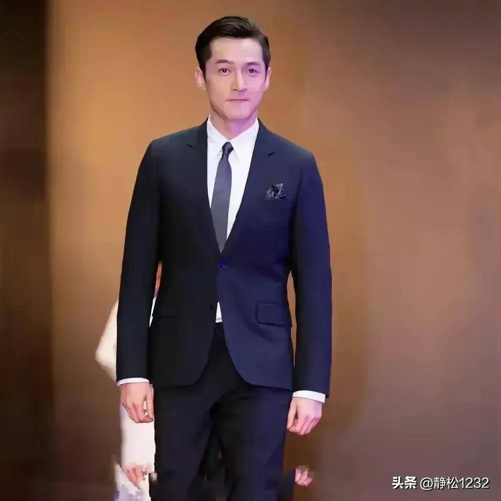 顶级美男,邓为20王一博13,陈星旭12杨洋第5刘学义第2_西装_成毅_帅哥