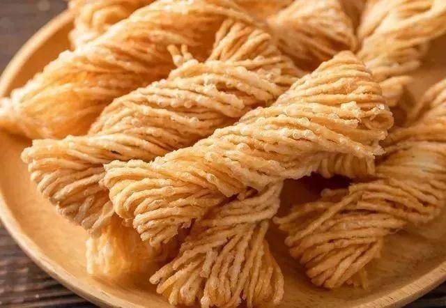 清明节老传统,有吃馓子的习俗.