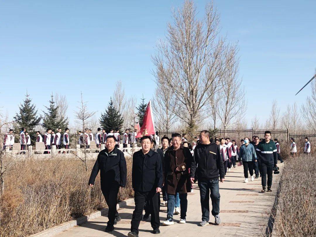 缅怀英烈志 共铸中华魂│康保二中清明祭奠英烈活动