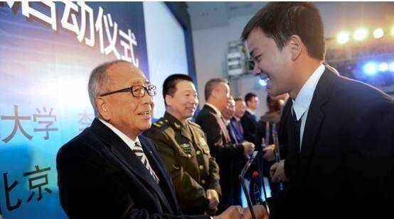 可观,他靠这两样超李嘉诚,成英国最大投资者_李文达_李锦记_史玉柱