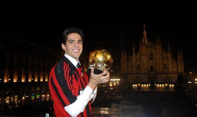 原创您认同吗在世界足坛的历史中卡卡能只能排在三十名以内