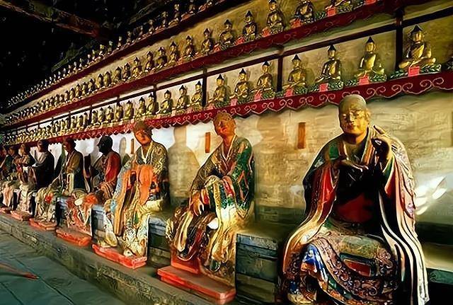 1981年山东济南一座佛像开裂里面的东西不简单