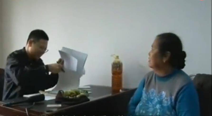 沈阳保姆霸占房子2年,在法院叫嚣:我行走江湖,我怕谁_张秋梅_老太太