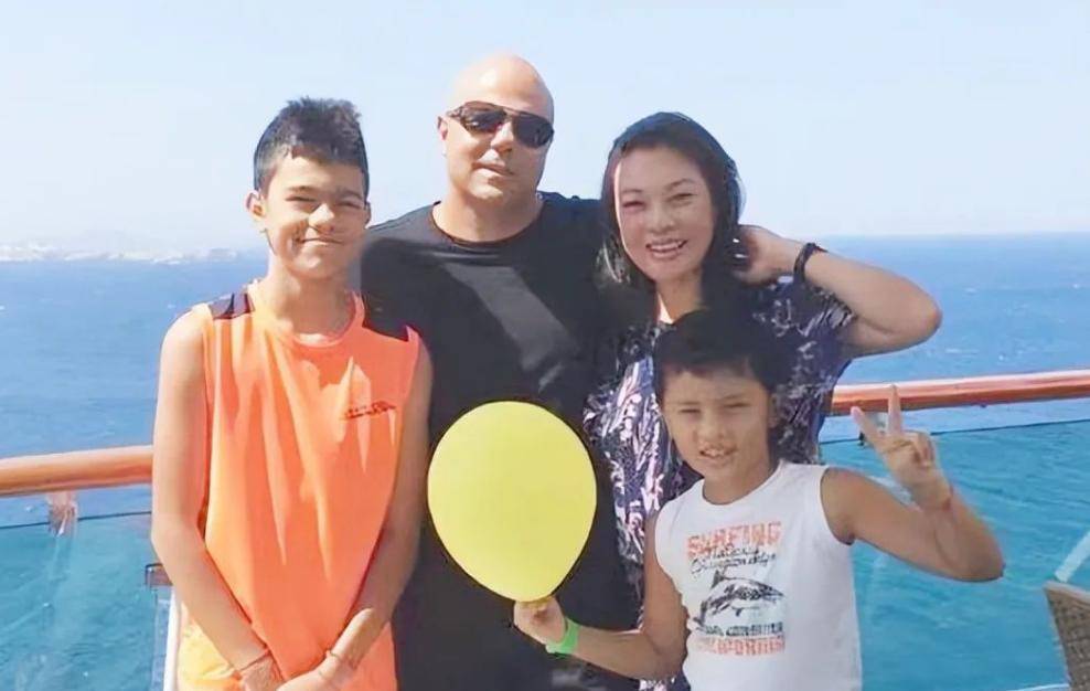 原创在外国人眼里她比巩俐还美更幸运的是她嫁了一个外籍老公