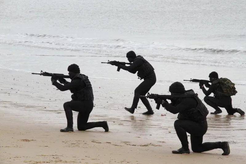 原创距离厦门仅4公里台军重炮就位美特种部队现身局势一触即发