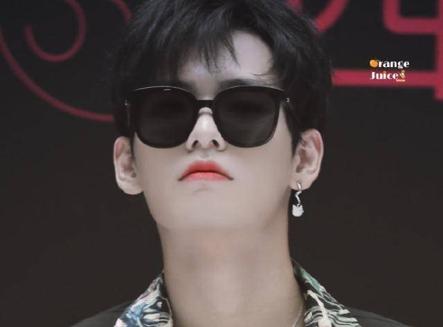 原创unine活动手势不齐李汶翰姚明明嘉羿动作一致胡春杨缩减动作