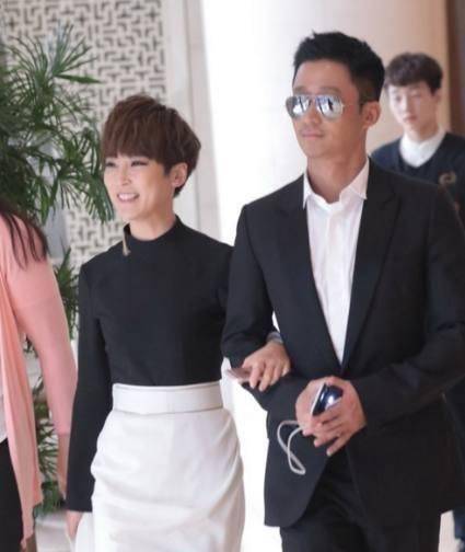 八大导演带妻子出席活动近照你觉得哪一对最般配