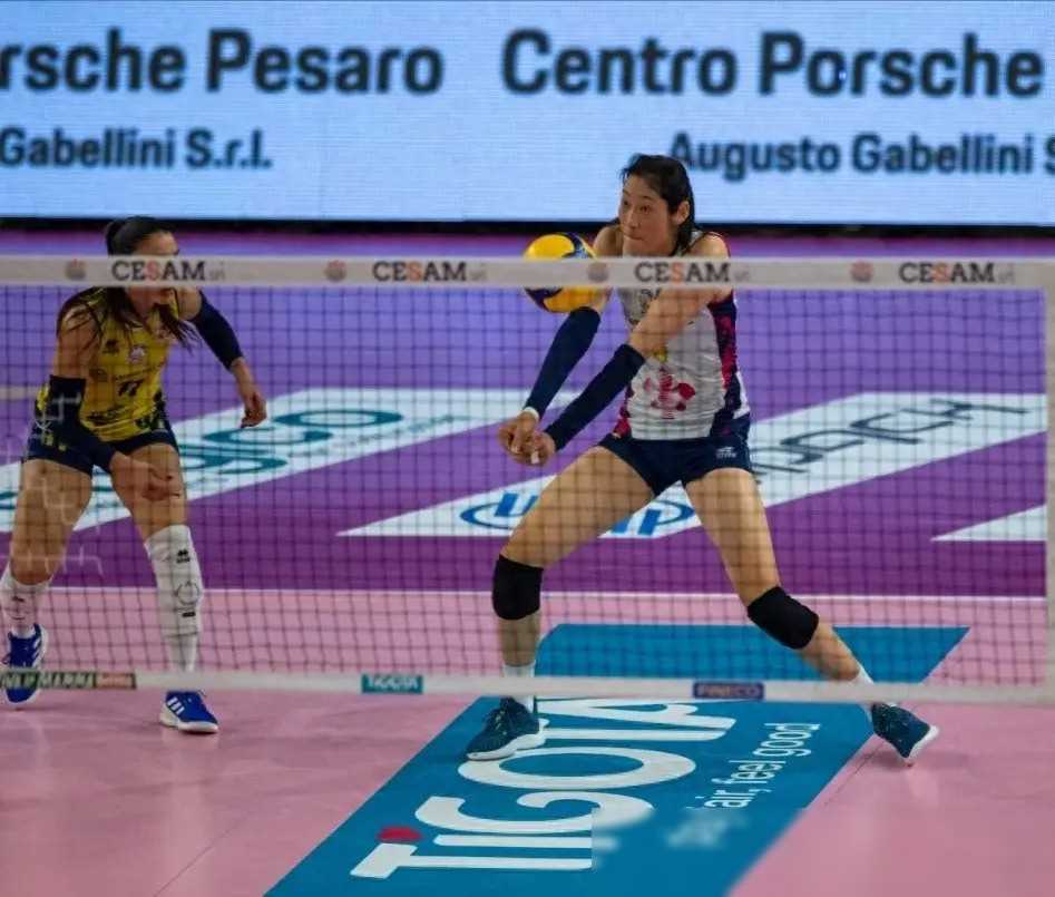 原创朱婷14分领跑安特罗波娃30扣15中斯坎迪奇女排晋级半决赛