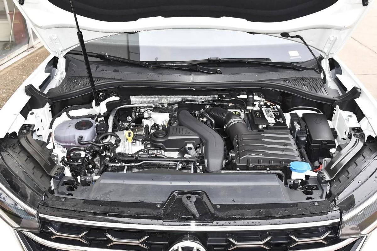 我想买探岳300tsi两驱豪华版,全款多少钱?家用值得入手吗?