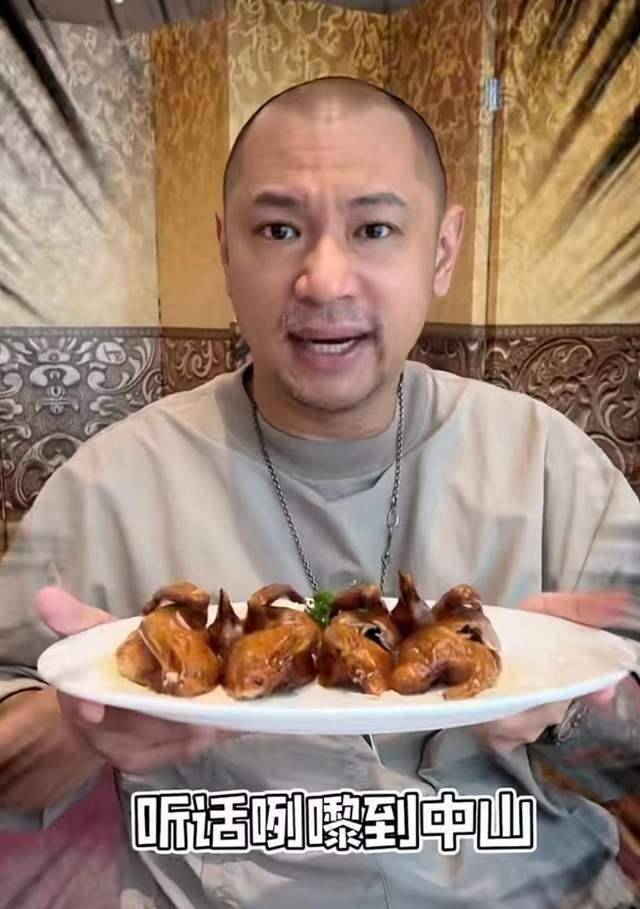 tvb男星金刚广州游玩大口吃路边摊不顾形象与路人合影无架子