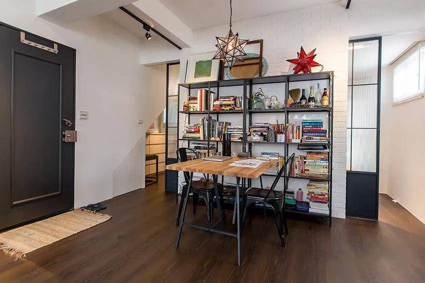 50平斜屋顶小户型,顶层阁楼焕新颜,改造大变身,惊喜连连_空间_设计