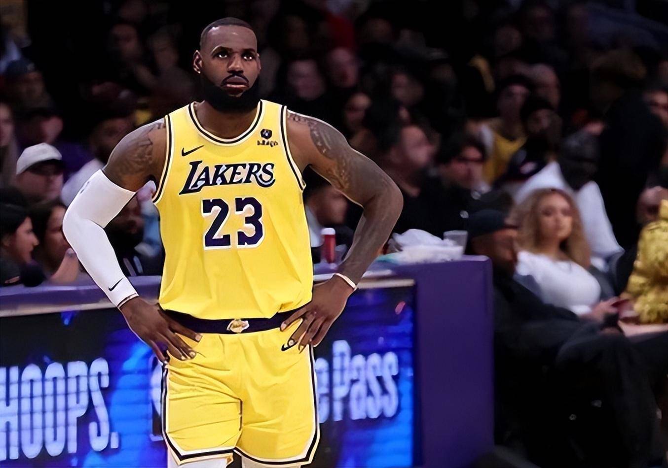 越老越妖就在今天乔丹引以为傲的得分纪录被詹姆斯终结了