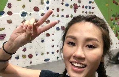 苏韵姿在加拿大期间,也担任过主持和客串过一些剧集中的角色,但是因为