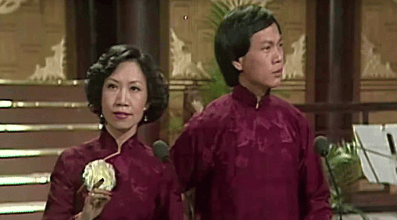 在两人事业搭档的热潮逐渐消退后,李宝莹认为与罗家英在一起已无法再