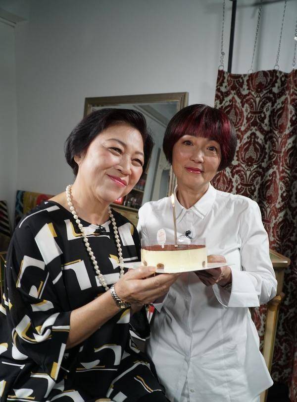 原创tvb绿叶韦春花罕见告白小时候爱叶普丧夫后养育四个孩子