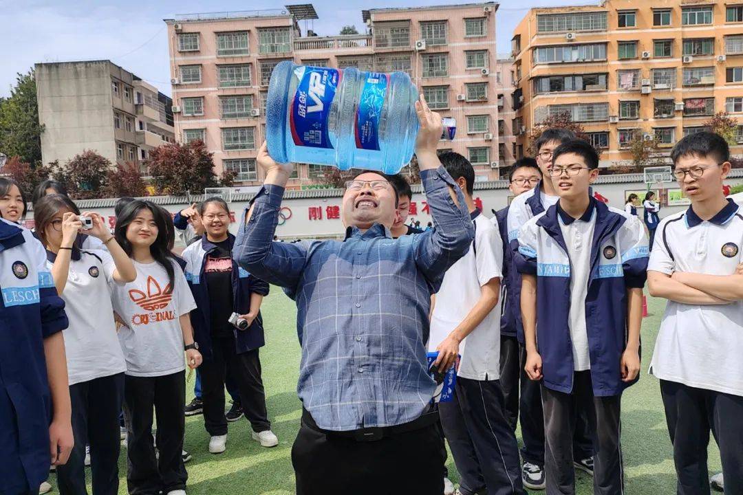 台实少年意气发运动场上展芳华三台中学实验学校第六届春季运动会掠影