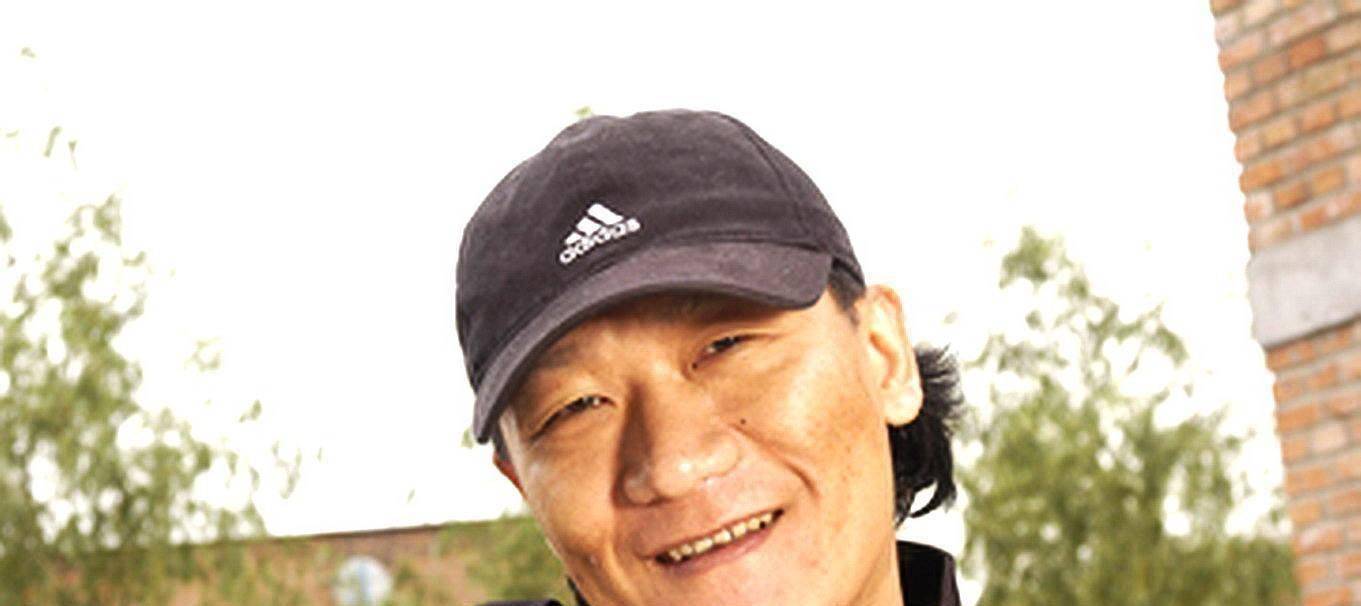 原创原创57岁谢东同框2岁儿子如爷孙被调侃神似侯宝林因吸毒走穴为生