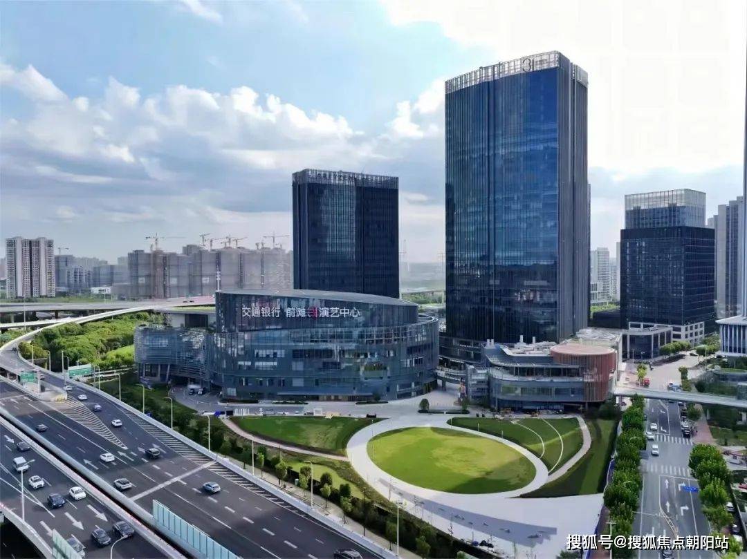 酒店四大业态的商业文化综合体,由陆家嘴集团与信德集团共同投资建设