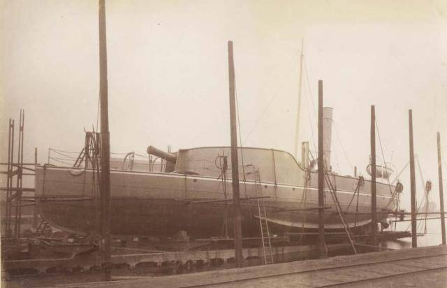 镇北四艘炮艇就是师丹号"炮艇的改良版,李鸿章订购的这四艘蚊子船成为