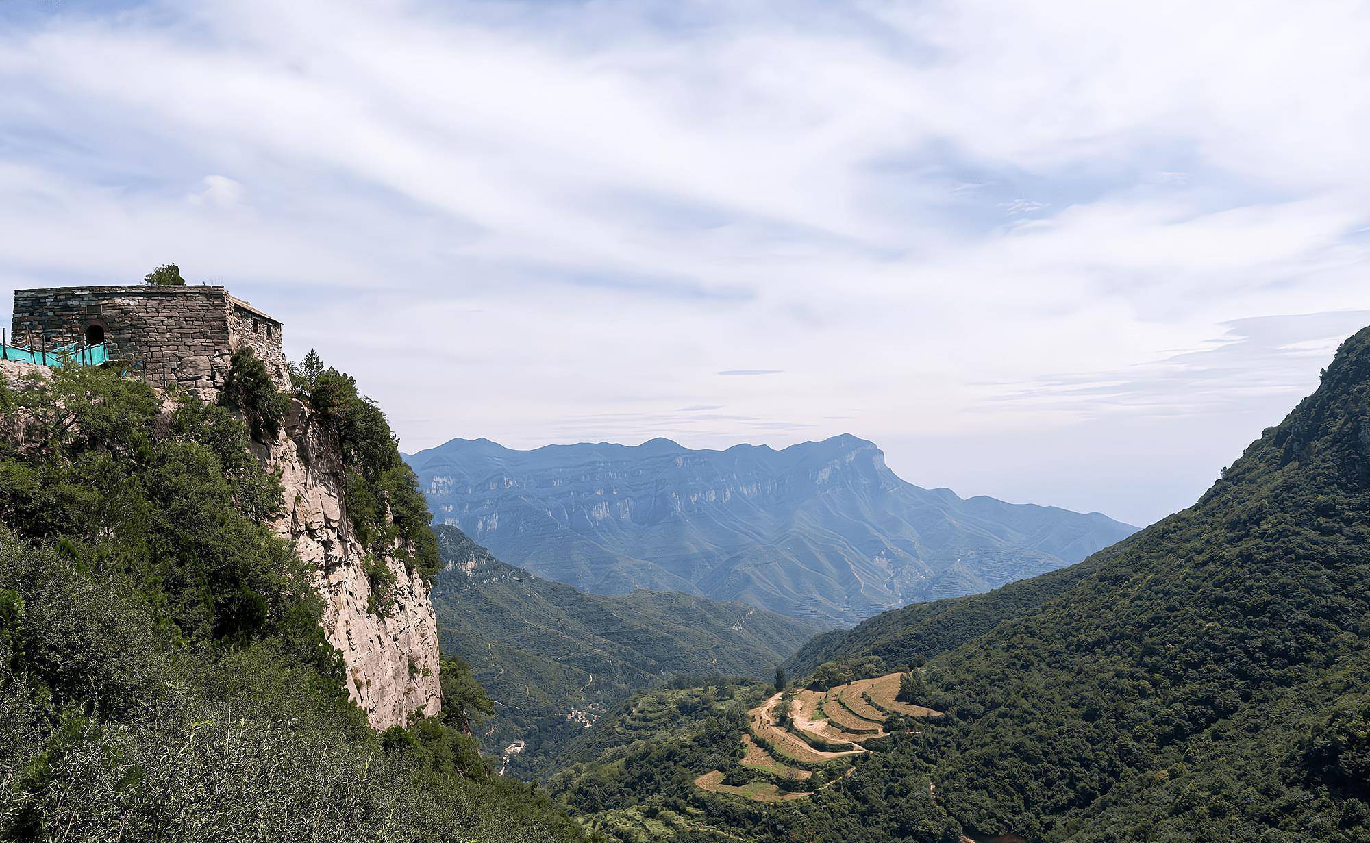 山西深山中藏着一座悬空道观