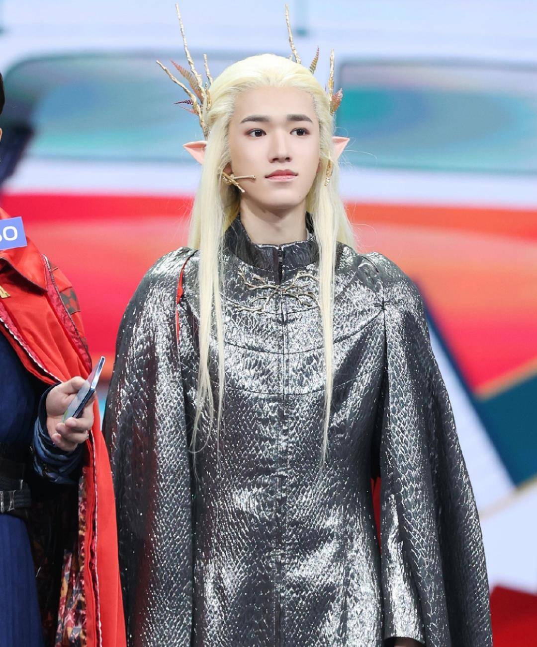 宋亚轩和王一博cos精灵王子,看到王一博的眼睛,才明白宋亚轩输哪了