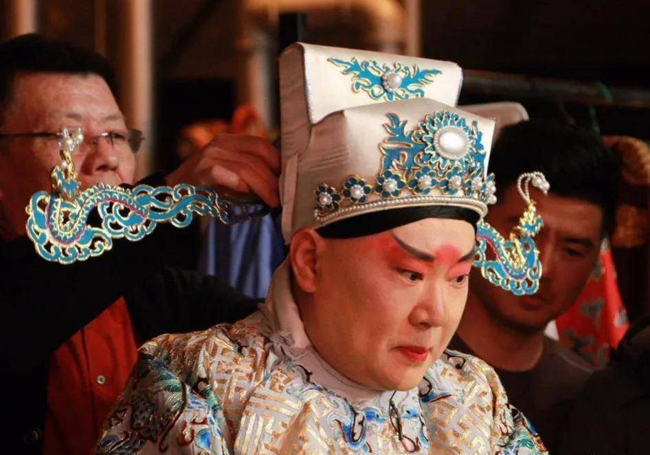 原创郭德纲唱京剧被京剧名家力挺无论如何正视水平看待功绩为上