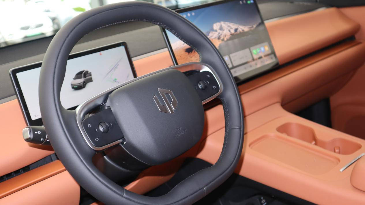 用软件定义汽车,好而智能且突出另外在智能化方面,零跑c10搭载