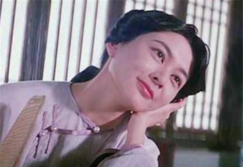 真实的十三姨:19岁嫁给60岁黄飞鸿,无儿无女,1982年在香港去世