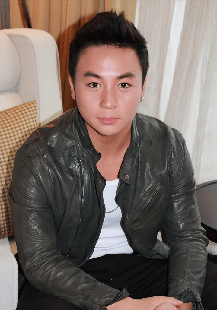 原创有一种差距叫释小龙何洁分手13年后一个身价过亿一个捉襟见肘