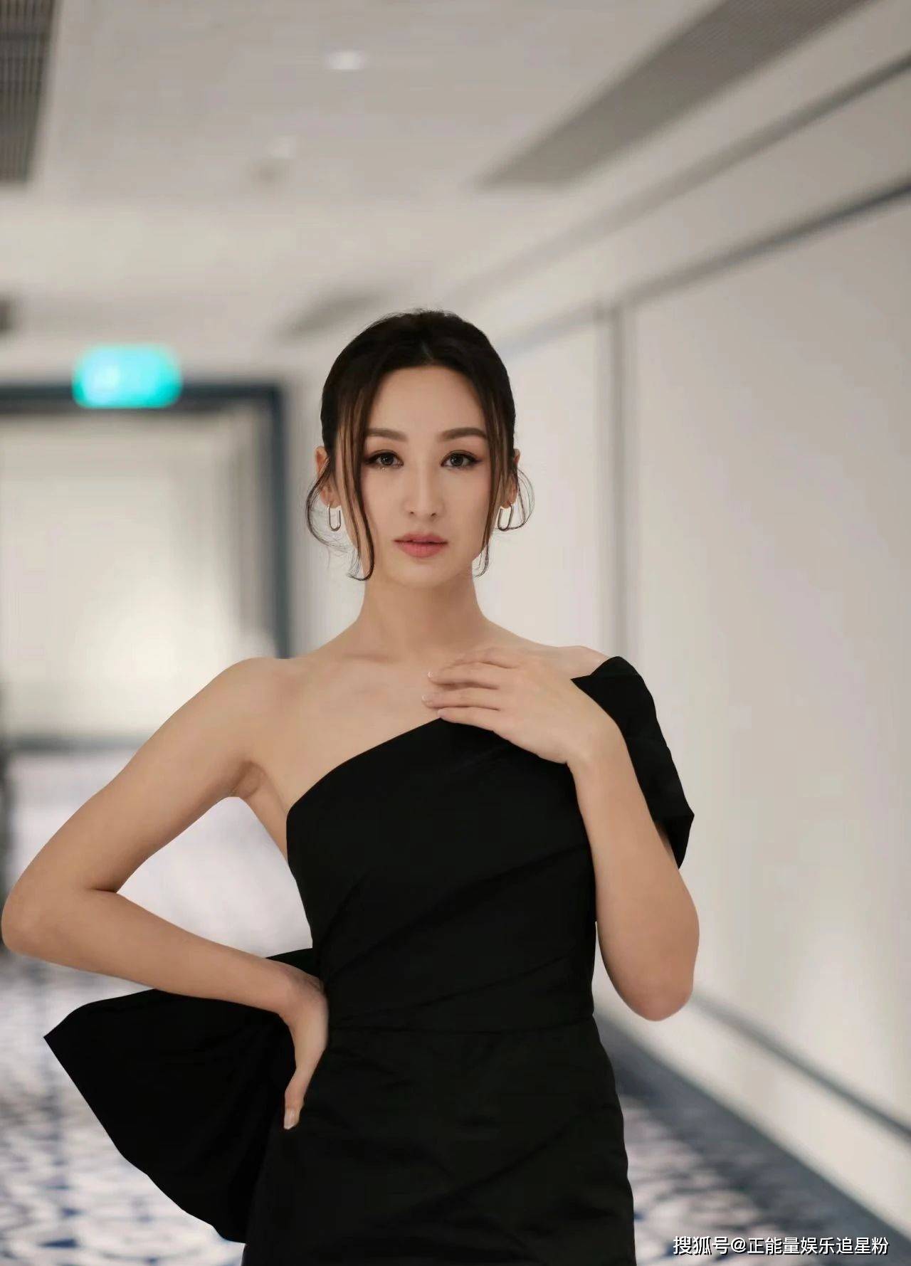 从美艳"花瓶"一步步走向事业"女王"是高海宁的蜕变之路