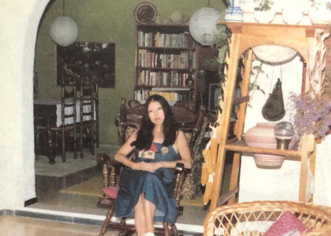 原创1次求婚被拒2任丈夫死亡4次自杀22张高清图概括三毛的一生