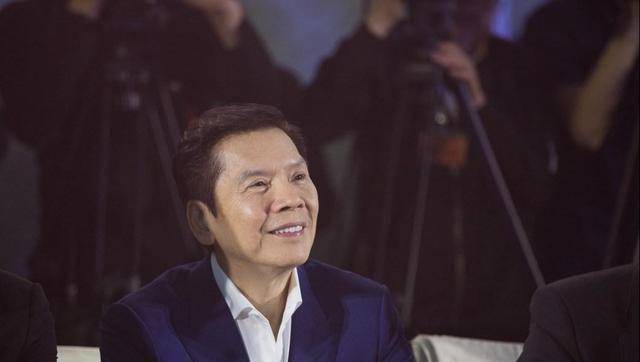 崩牙驹的势力到底有多大向华强被崩牙驹打到举白旗