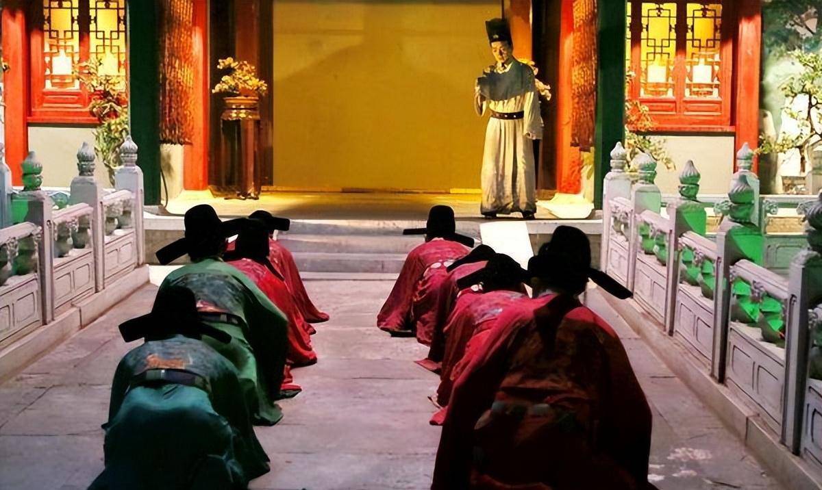 原创明光宗驾崩4名年迈顾命大臣亲自抬着轿子抢走了太子朱由校