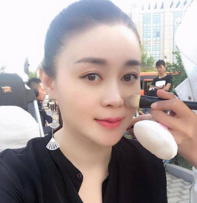 和赵本山演夫妻,网友调侃:戏里戏外犹如两个人_角色_徒弟_春晚