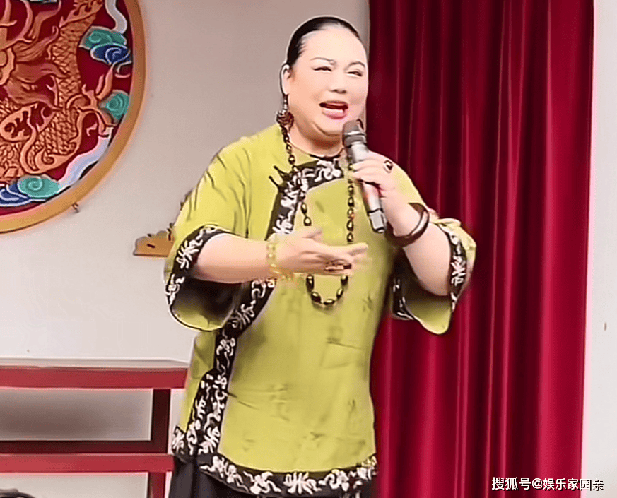 边玉洁曾是一个男儿身,但内心深处一直渴望成为女性.