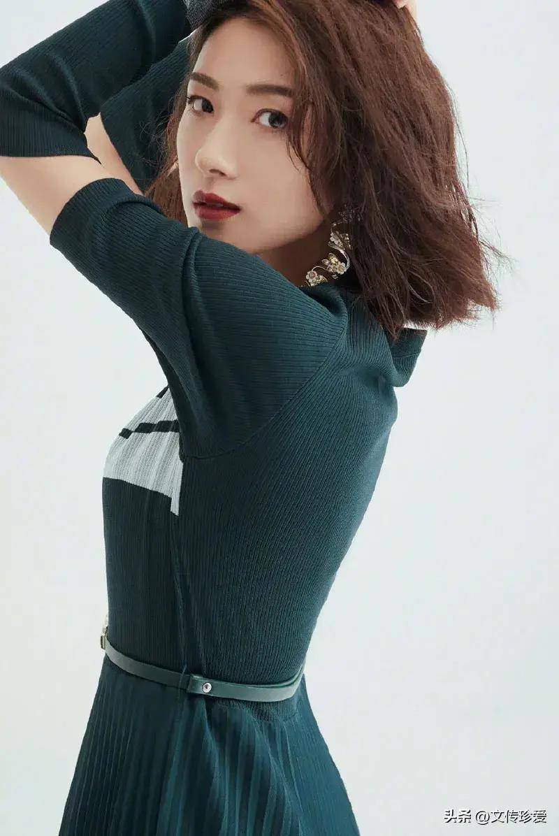 她在最红时怀孕淡出娱乐圈,复出之后重回巅峰,今38岁红透半边天_万茜