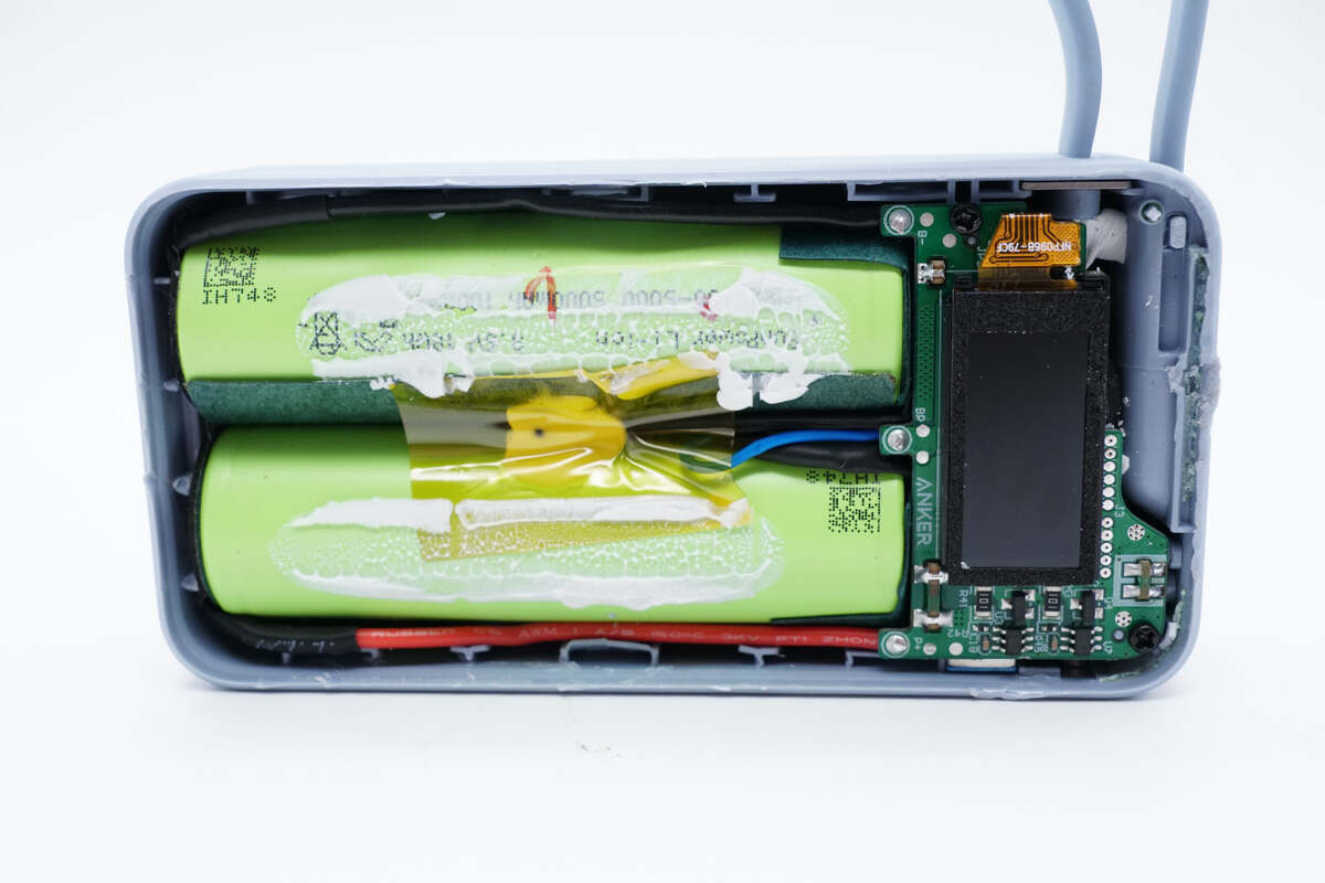 小巧精致还自带usb-c线,安克229元新款自带线充电宝拆解看看用料_移动