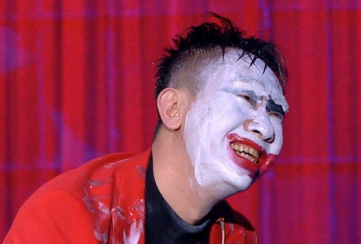 《小丑》凭你的智慧,我很难跟你解释—周星驰_电影_悲剧_喜剧