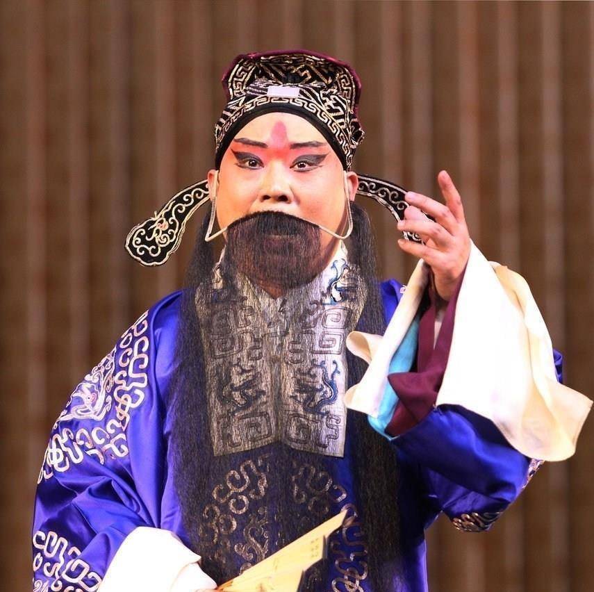 郭德纲的京剧争议太大其实他不唱京剧就是拯救京剧了