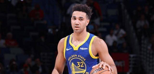 原创勇士二轮秀戴维斯表现抢眼比赛中填满数据栏