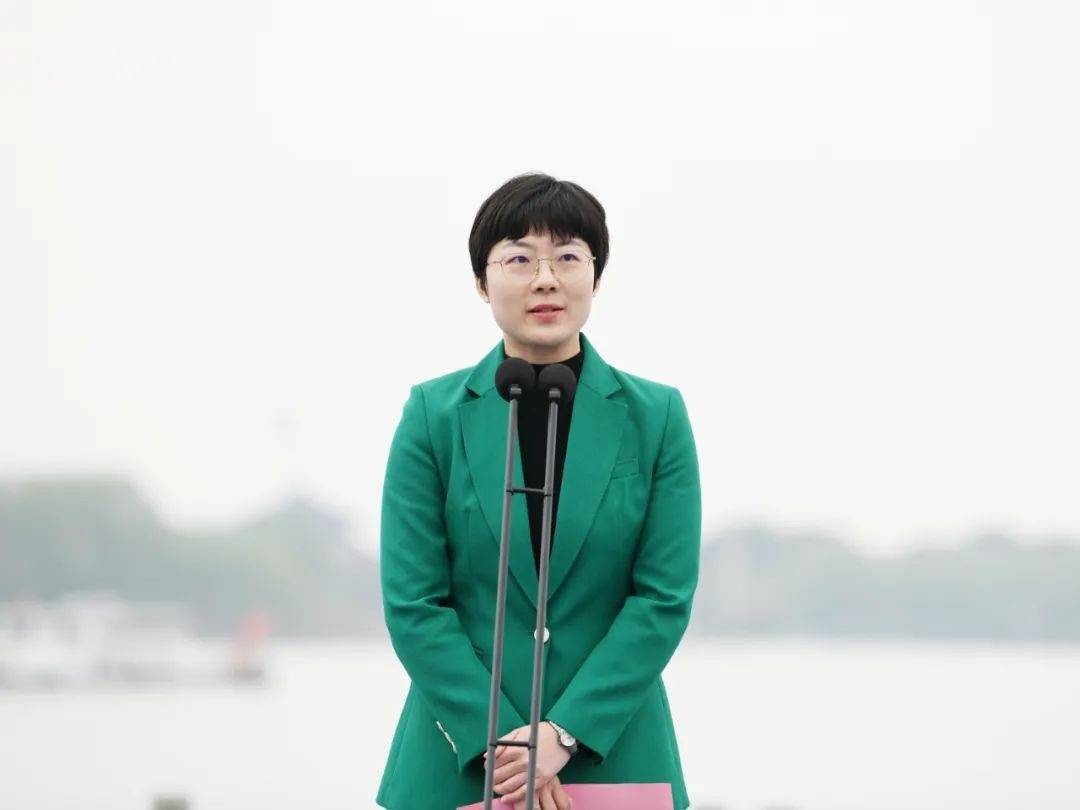 今天十里溱湖千舟竞发逐春潮