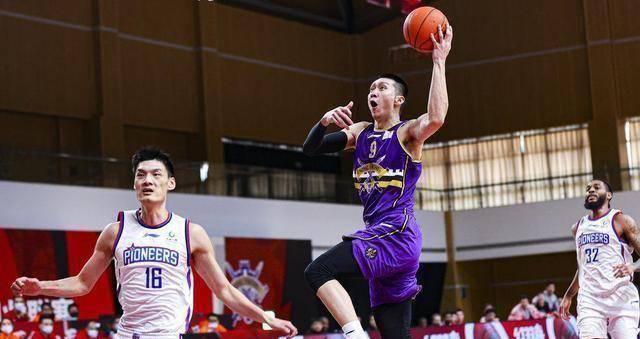 原创爆砍587北控双子星杀红眼马布里率队酿40分惨案孙悦030