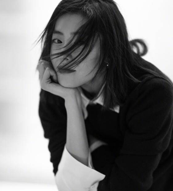 原创被刘雯的雾面美照惊艳到锁骨短发尽显东方女性美确实让人心动