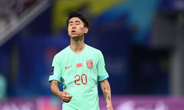 国足备战韦世豪搭档费南多王大雷入主队长