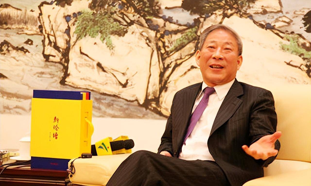 中国狂人严介和:娶学生,180天夷平700座山,儿子接下千亿帝国_严昊